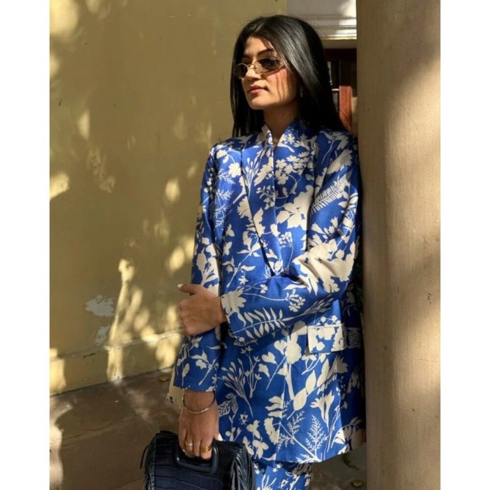 NWT Twinkle Hanspal Floral Printed Blazer Pants Set in Blue Meadow Print Size L - Picture 3 of 8